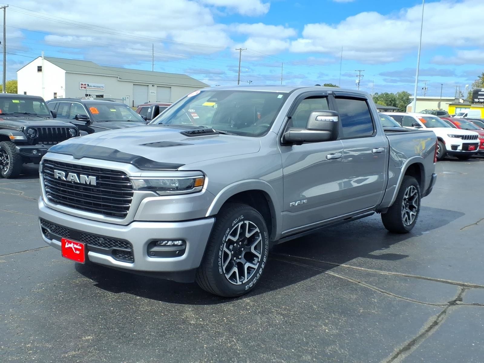 Used 2025 RAM 1500 Laramie w/ Advanced Safety Group II AWD/4WD image 8