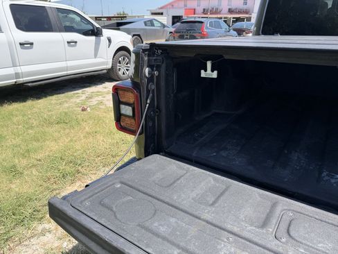 Used 2021 Jeep Gladiator Mojave AWD/4WD image 4