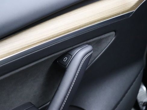 Used 2023 Tesla Model 3 Standard Range image 37