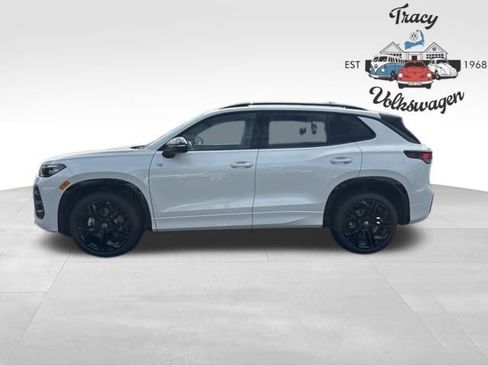 New 2025 Volkswagen Tiguan SE R-Line image 4