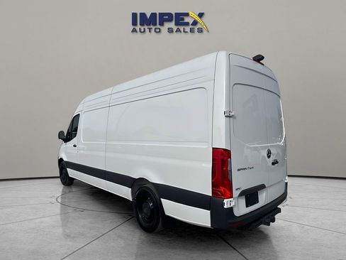 Used 2025 Mercedes-Benz Sprinter 2500 image 3