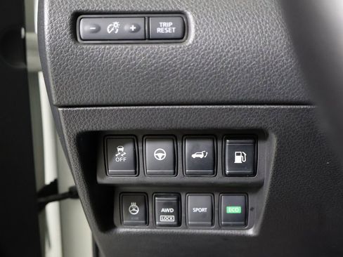 Used 2019 Nissan Rogue SV w/ Premium Package image 20