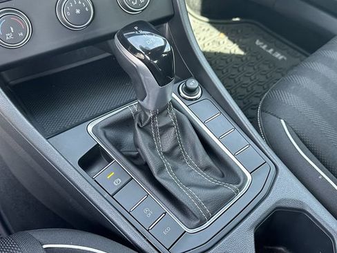 Used 2022 Volkswagen Jetta Sport FWD image 19