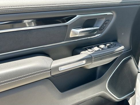 Used 2019 RAM 1500 Laramie w/ Sport Appearance Package AWD/4WD image 18