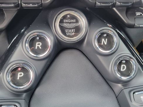 Used 2023 Aston Martin V8 Vantage Coupe RWD image 35