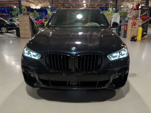 Used 2022 BMW X5 xDrive40i w/ M Sport Package AWD/4WD image 8
