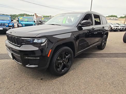 Used 2023 Jeep Grand Cherokee L Limited w/ Luxury Tech Group II AWD/4WD image 5