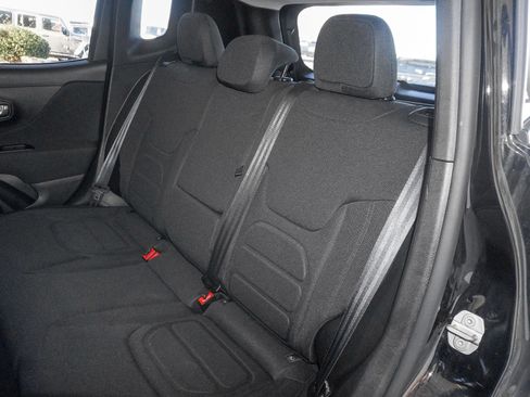 Used 2021 Jeep Renegade Latitude w/ Convenience Group image 36