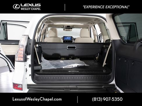 Used 2023 Lexus GX 460 Luxury AWD/4WD image 12