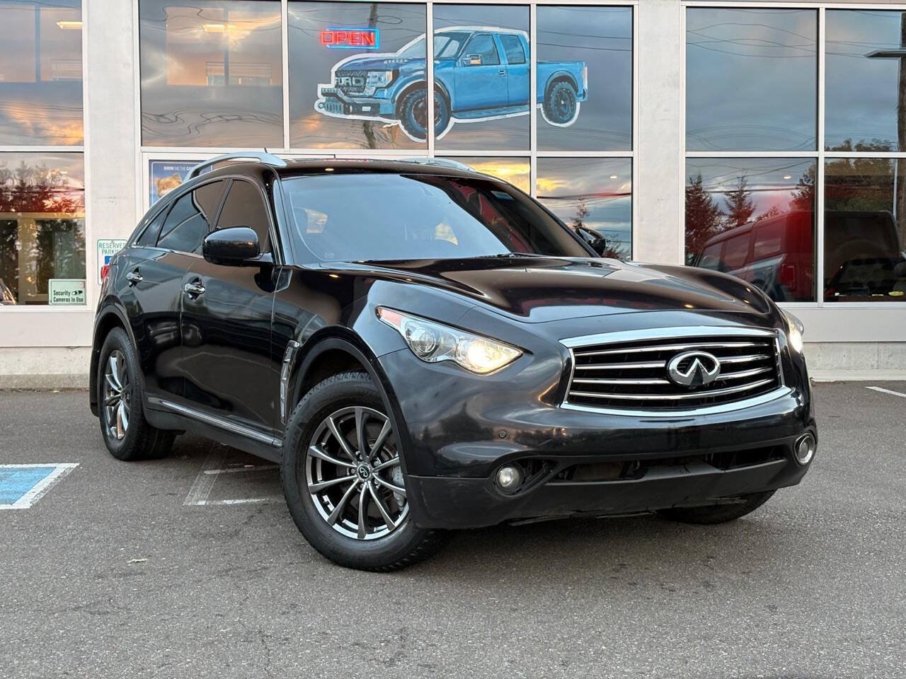 Used 2013 INFINITI FX50 AWD image 3
