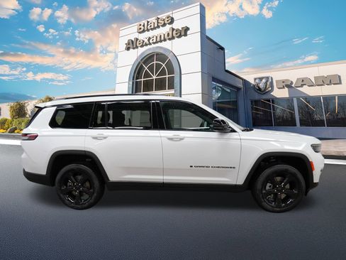 New 2025 Jeep Grand Cherokee L Limited image 2