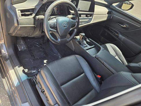 Used 2024 Lexus ES 300h w/ Premium Package FWD image 17