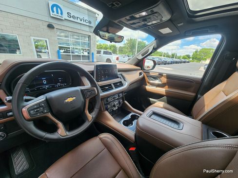 Used 2024 Chevrolet Suburban High Country AWD/4WD image 26