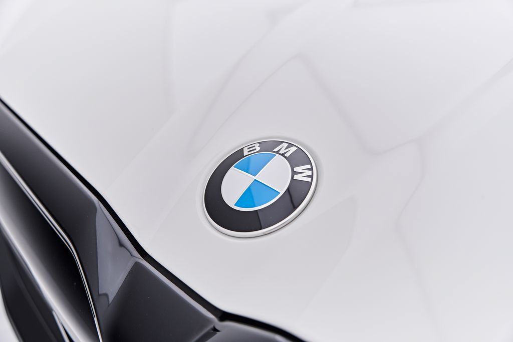 Used 2026 BMW M5 w/ Carbon Package AWD/4WD image 18