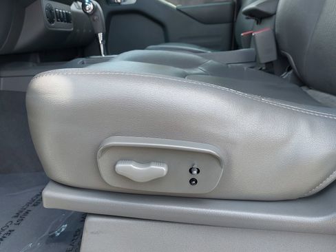 Used 2019 Nissan Frontier SL RWD image 25