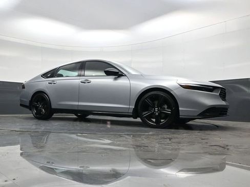 Used 2023 Honda Accord Sport image 29