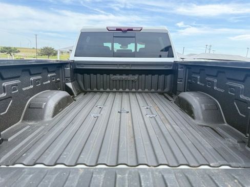 Used 2024 GMC Sierra 2500 AT4 w/ AT4 Premium Plus Package AWD/4WD image 7
