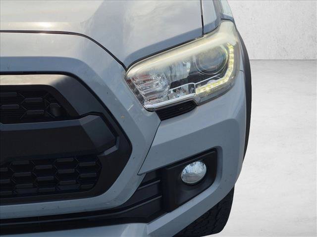 Used 2019 Toyota Tacoma TRD Off-Road w/ TRD Premium Off Road Package AWD/4WD image 9