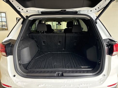 Used 2022 Chevrolet Equinox LT image 17