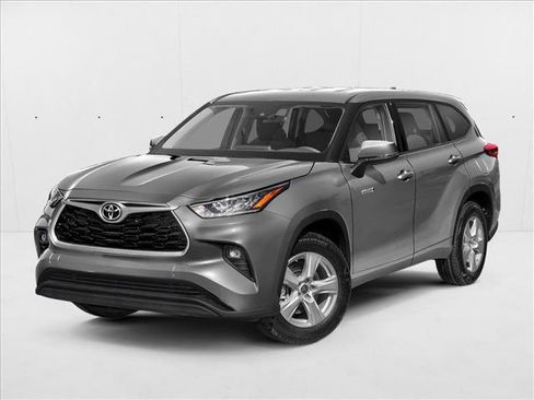 Used 2020 Toyota Highlander LE FWD image 1