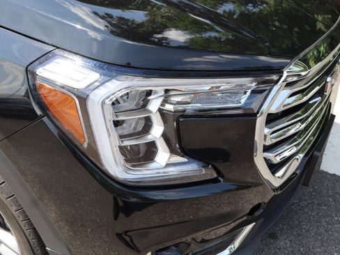 Used 2024 GMC Terrain SLT AWD/4WD image 11