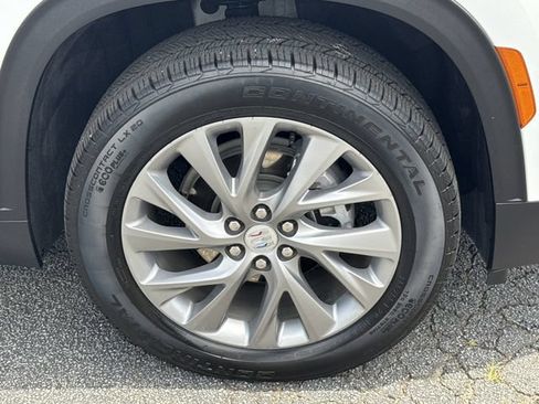 Used 2025 Buick Enclave Preferred AWD/4WD image 12