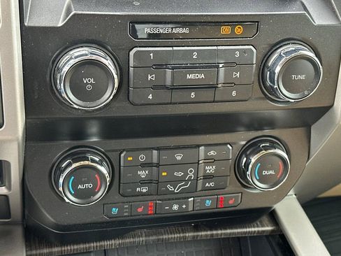 Certified 2020 Ford F450 Lariat w/ Lariat Ultimate Package AWD/4WD image 20