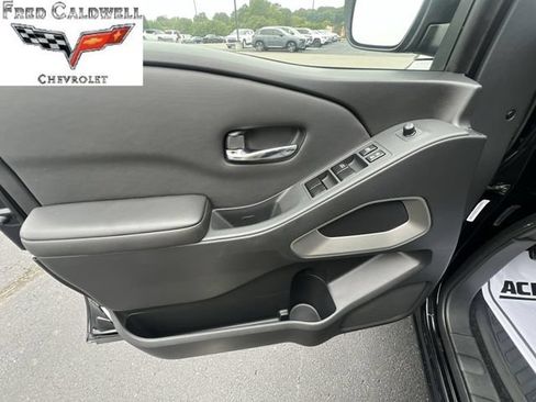 Used 2023 Nissan Frontier SV AWD/4WD image 27