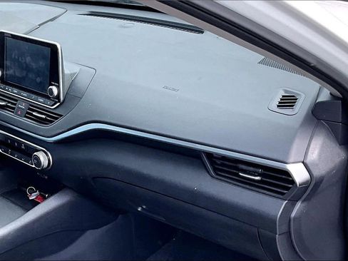 Used 2019 Nissan Altima 2.5 S FWD image 14
