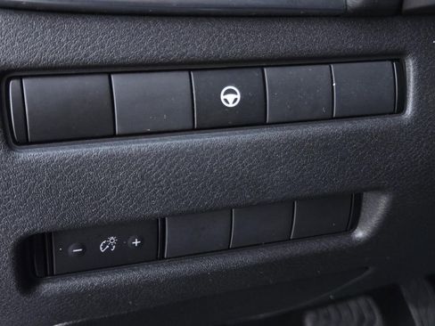 Certified 2023 Nissan Rogue SV image 18