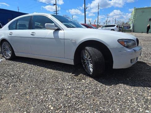 Used 2008 BMW 750i RWD image 5