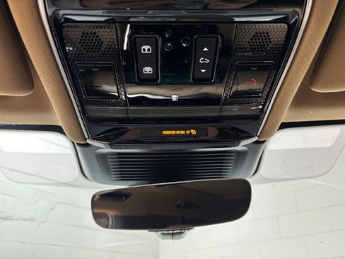 Used 2023 Land Rover Range Rover Sport SE image 12