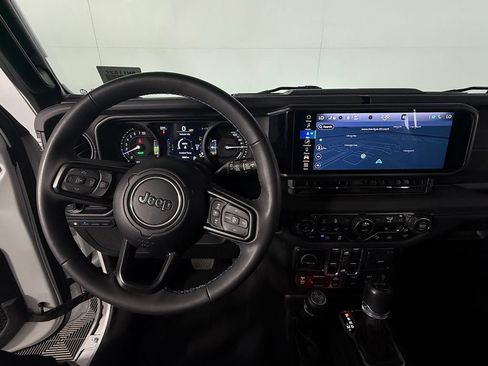 Used 2024 Jeep Wrangler Unlimited Rubicon 4xe AWD/4WD image 16
