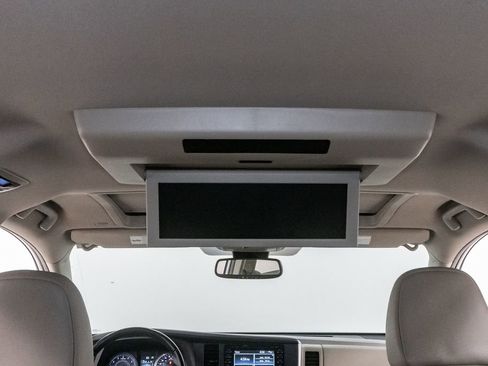 Used 2019 Toyota Sienna XLE Premium AWD/4WD image 27