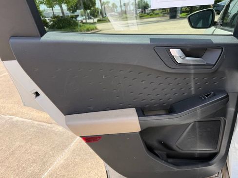 Used 2020 Ford Escape SEL FWD image 10
