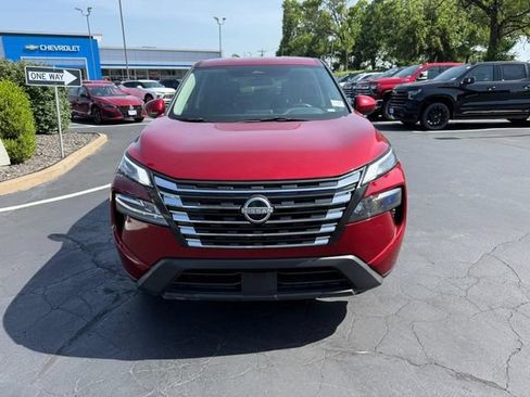 Used 2025 Nissan Rogue SV AWD/4WD image 10