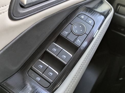 Certified 2025 Nissan Rogue SL image 27