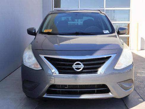 Used 2016 Nissan Versa SV image 5