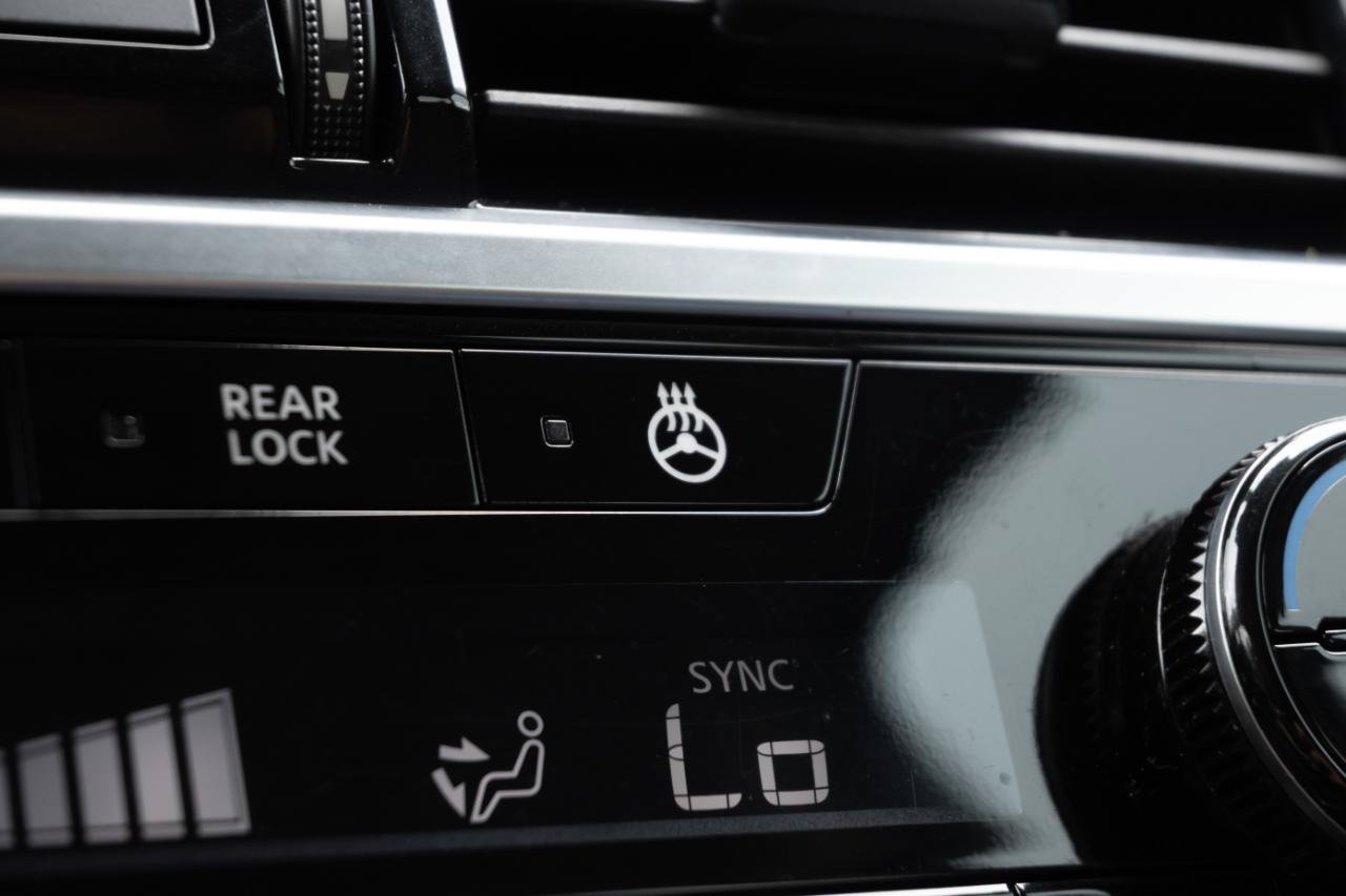 Used 2023 Nissan Pathfinder Platinum AWD/4WD image 28
