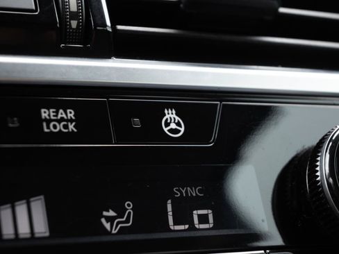 Used 2023 Nissan Pathfinder Platinum AWD/4WD image 28