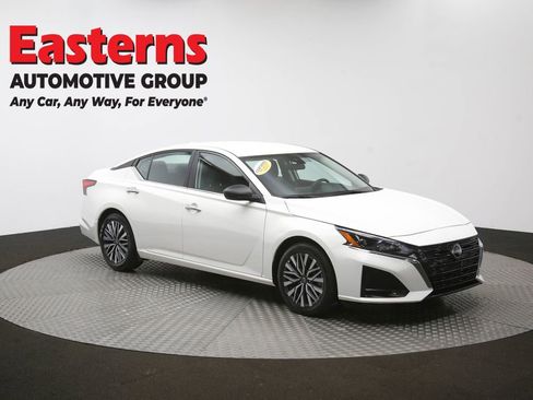 Used 2025 Nissan Altima 2.5 SV FWD image 48
