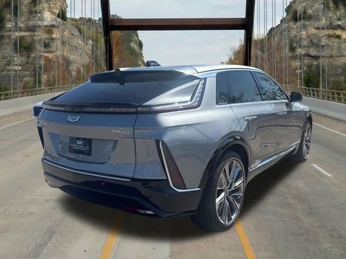 New 2026 Cadillac Lyriq Signature Luxury w/ Nappa Leather Package AWD/4WD image 9