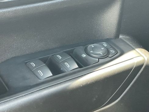 Used 2022 Chevrolet Silverado 1500 Custom RWD image 7