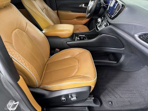 Used 2021 Chrysler Pacifica Pinnacle image 11