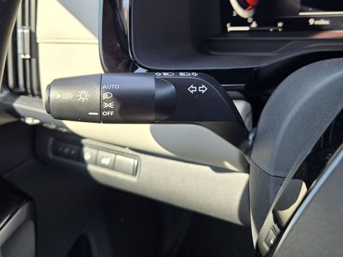 New 2026 Nissan Pathfinder SL w/ SL Premium Package FWD image 24