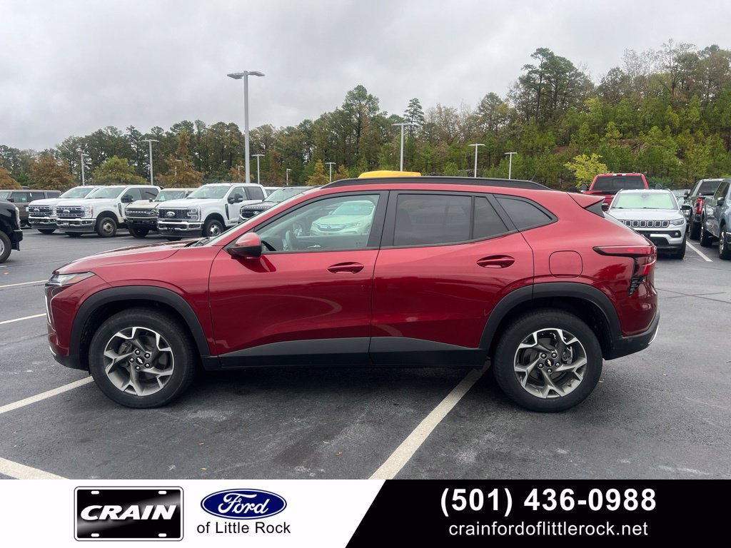 Used 2024 Chevrolet Trax LT FWD image 1