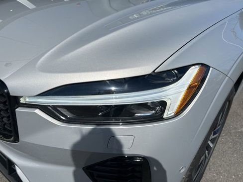 Used 2025 Volvo XC60 B5 Plus image 8