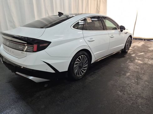 Used 2025 Hyundai Sonata Limited FWD image 3