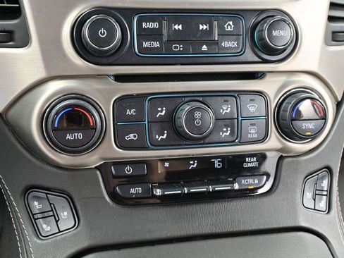 Used 2020 GMC Yukon Denali w/ Denali Premium Package image 29