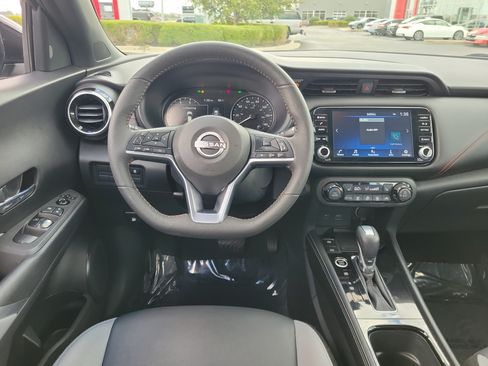 Certified 2024 Nissan Kicks SR w/ SR Premium Package FWD image 10